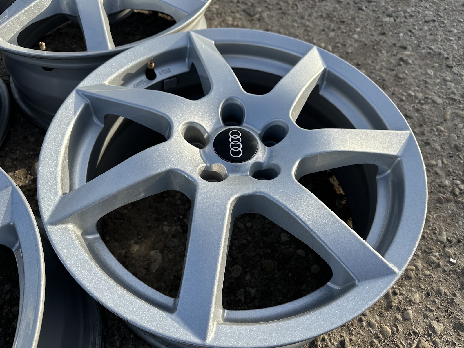 Audi VOKISKI - 7J, ET48 - Image 2