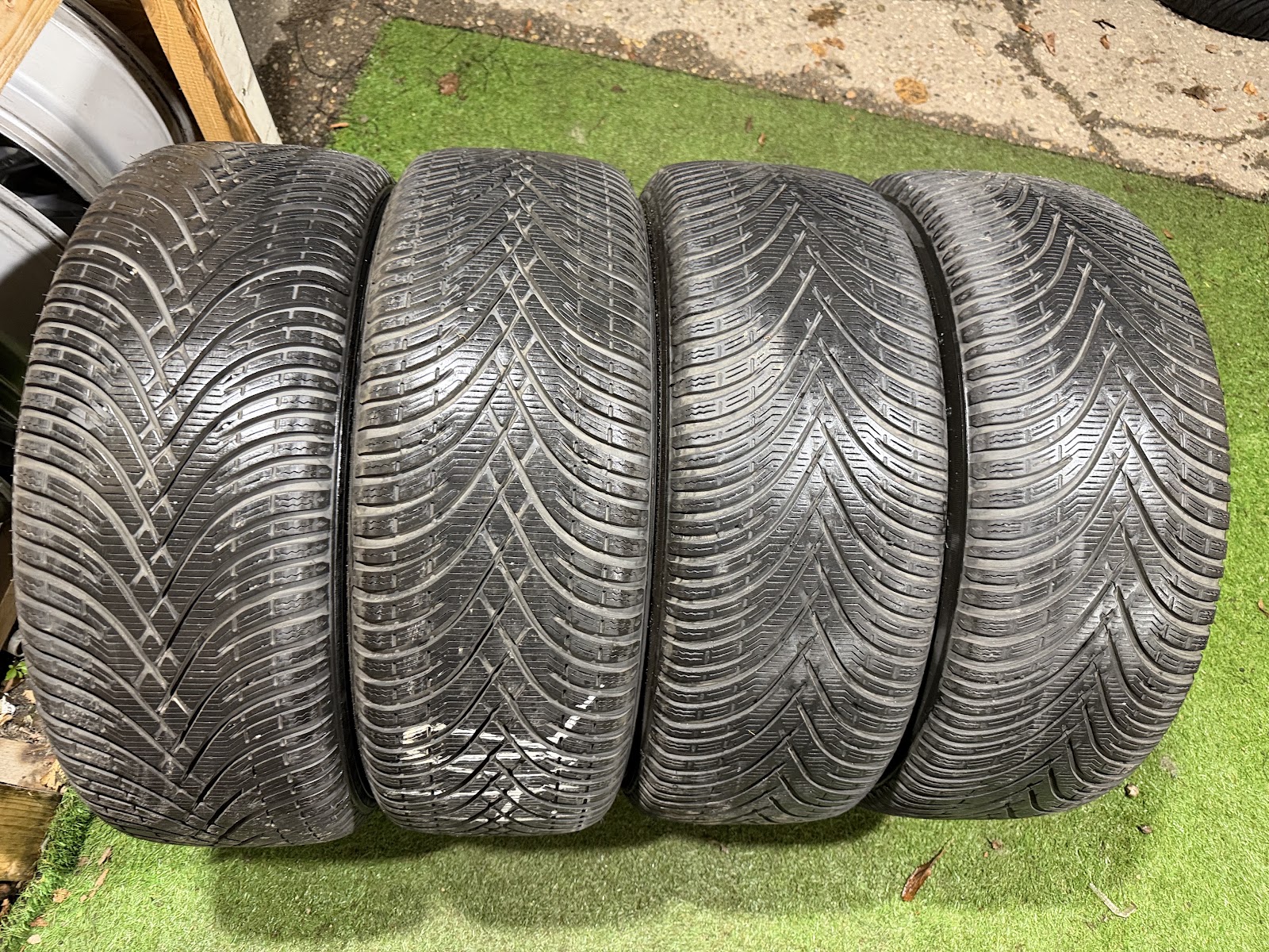 Nexen 215/55 R18